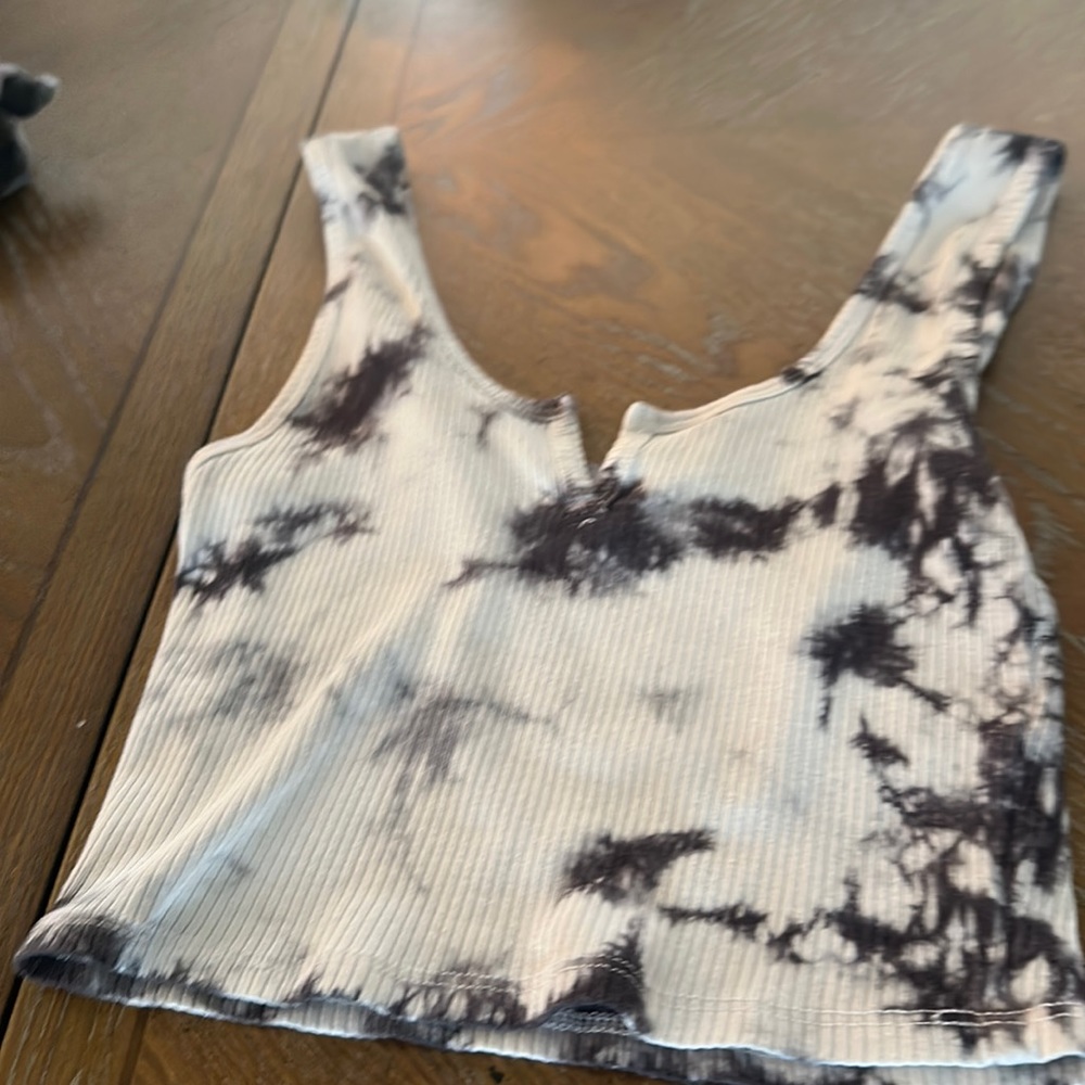 tie dye crop top